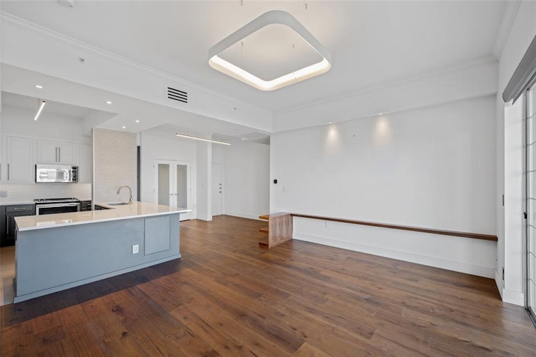 Photo 10 of 38 - 3225 Turtle Creek Blvd #1226, Dallas, TX 75219