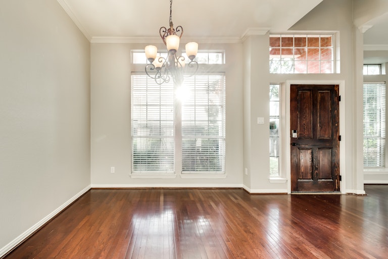 Photo 9 of 35 - 841 High Meadow Ct, Lewisville, TX 75077