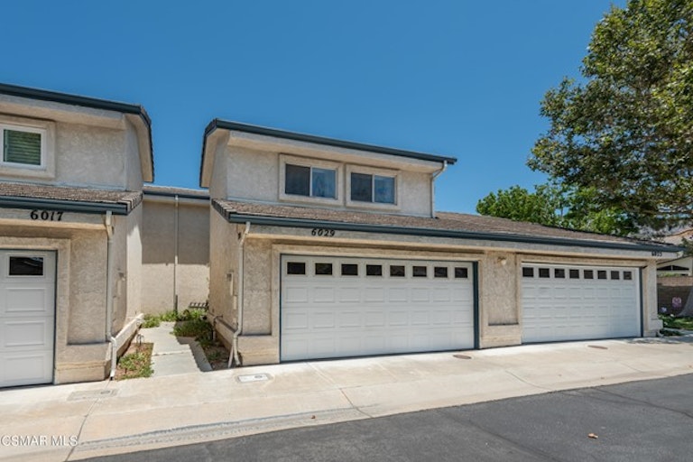 Photo 1 of 24 - 6029 Oldenberg Way, Simi Valley, CA 93063