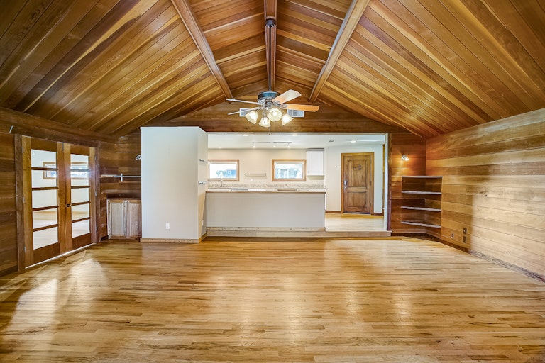 Photo 21 of 60 - 915 Lauder Dr, Spicewood, TX 78669