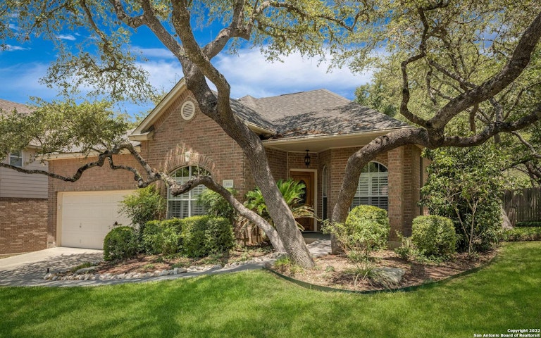 Photo 2 of 27 - 8911 Trailing Winds, San Antonio, TX 78254