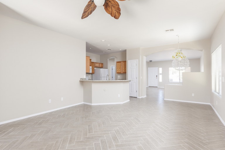 Photo 4 of 25 - 14615 W Ventura St, Surprise, AZ 85379