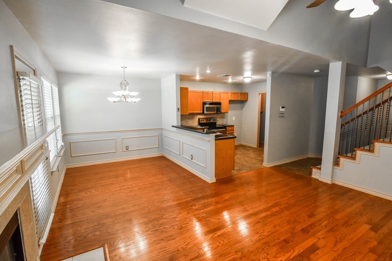 Photo 11 of 36 - 3954 Fernando Dr, Euless, TX 76040