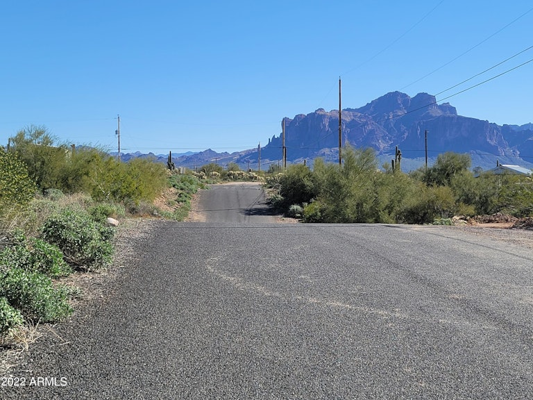 Photo 3 of 26 - 355 W Frontier St, Apache Junction, AZ 85120