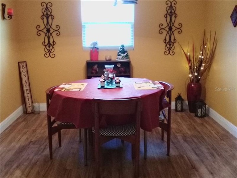 Photo 5 of 12 - 5121 Idlewood Ln, Lakeland, FL 33811
