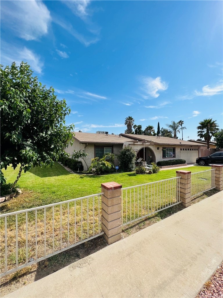 Photo 2 of 23 - 17683 Hibiscus Ct, Fontana, CA 92335