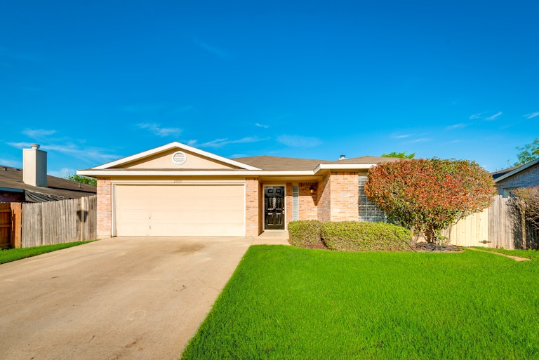 Photo 28 of 28 - 2039 Angelica Way, Dallas, TX 75217
