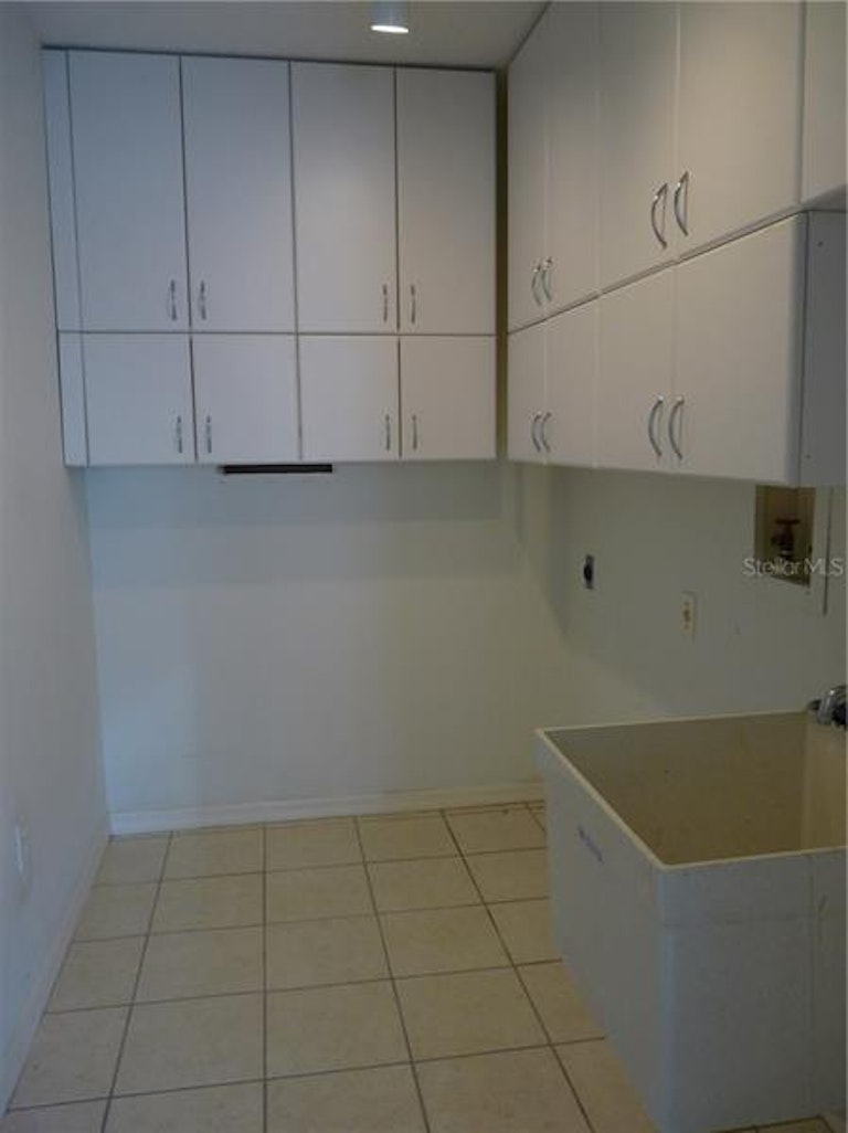 Photo 12 of 12 - 6129 Nicole Dr, Sarasota, FL 34243