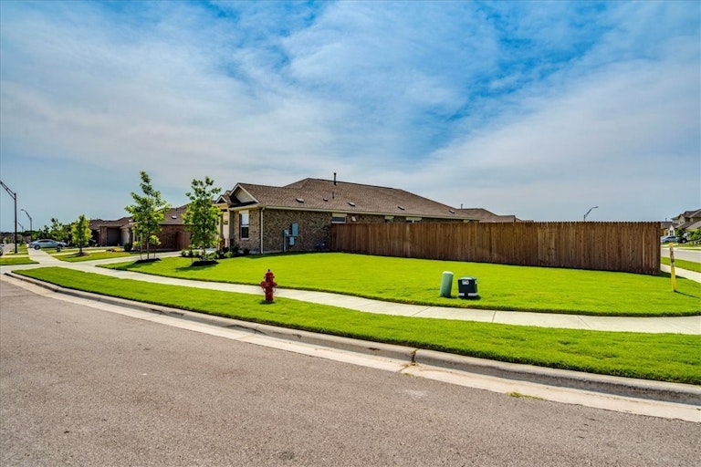 Photo 2 of 27 - 1100 Nokota Bnd, Georgetown, TX 78626