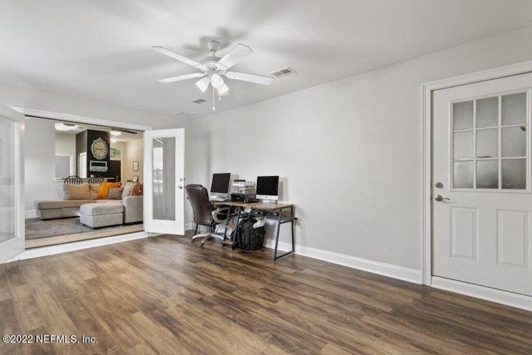 Photo 15 of 47 - 13516 Otway Rd, Jacksonville, FL 32246
