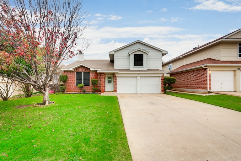 Photo 26 of 26 - 1820 Whispering Cove Trl, Fort Worth, TX 76134