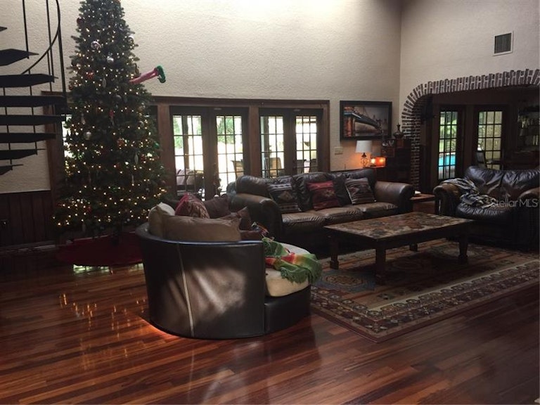 Photo 11 of 25 - 805 Sweetwater Club Blvd, Longwood, FL 32779
