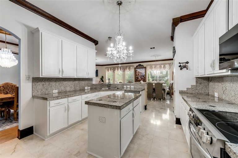 Photo 31 of 39 - 2608 Valencia Ln, Denton, TX 76210