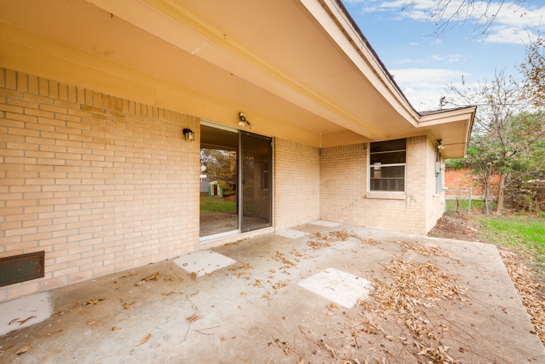 Photo 23 of 24 - 5729 Wedgmont Cir N, Fort Worth, TX 76133