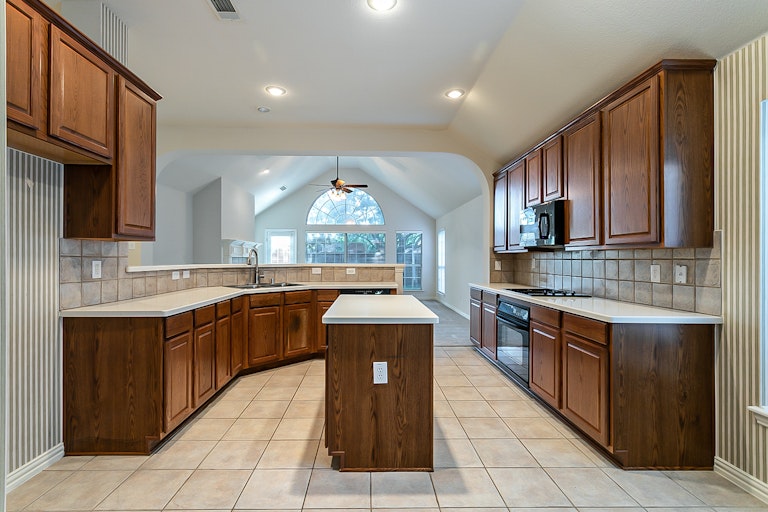 Photo 4 of 26 - 3609 Sutters Way, Flower Mound, TX 75022