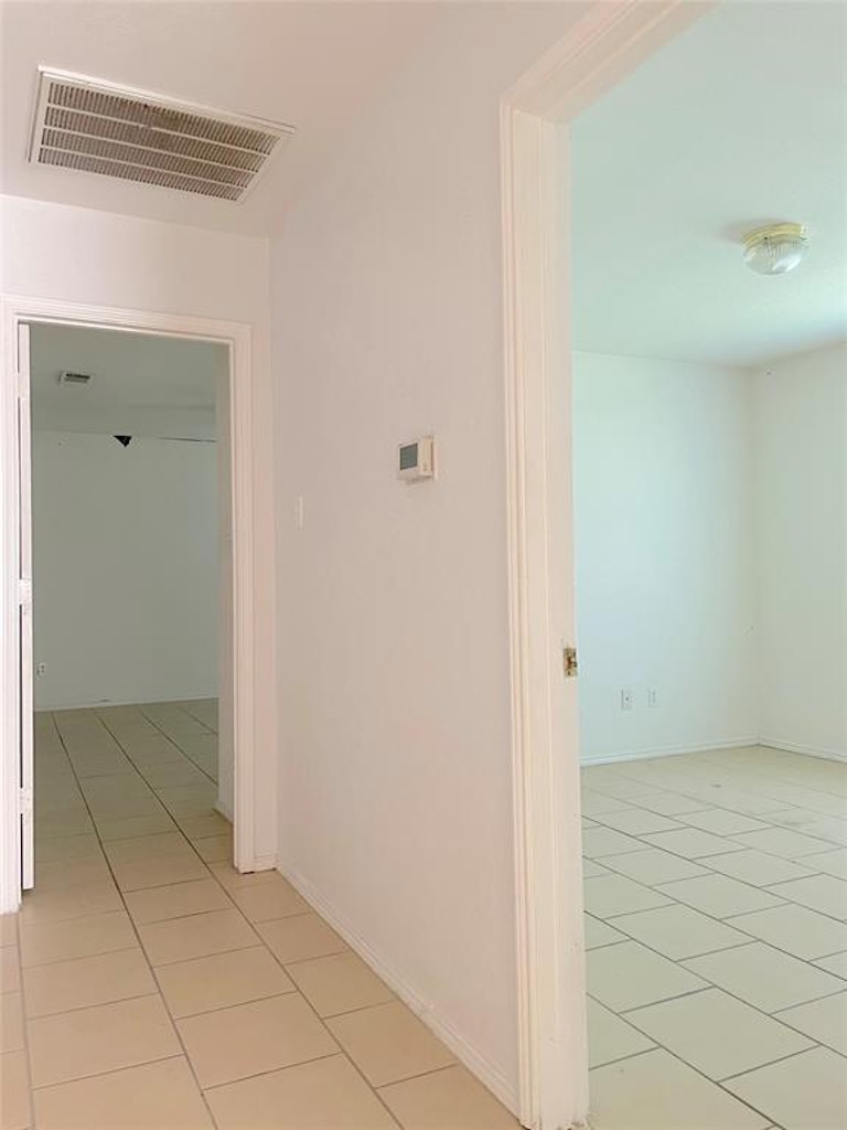 Photo 18 of 18 - 751 Rachel St, Grand Prairie, TX 75052