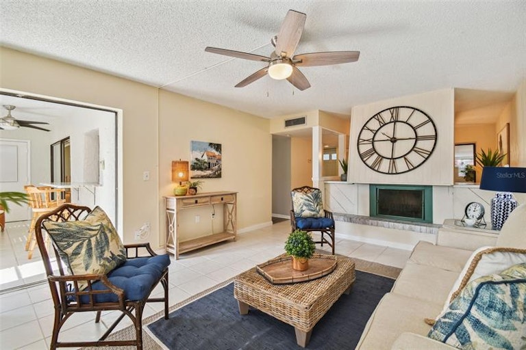 Photo 12 of 45 - 1 Windrush Blvd #5, Indian Rocks Beach, FL 33785