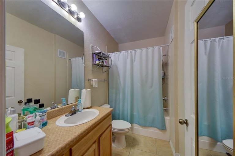Photo 15 of 35 - 10103 Courtney Palms Blvd #202, Tampa, FL 33619