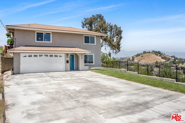 Photo 1 of 10 - 4725 Del Paso Ct, Los Angeles, CA 90032