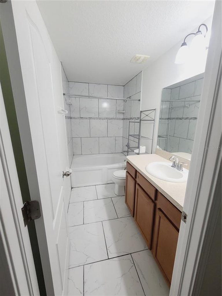 Photo 20 of 27 - 37676 Aaralyn Rd, Zephyrhills, FL 33542