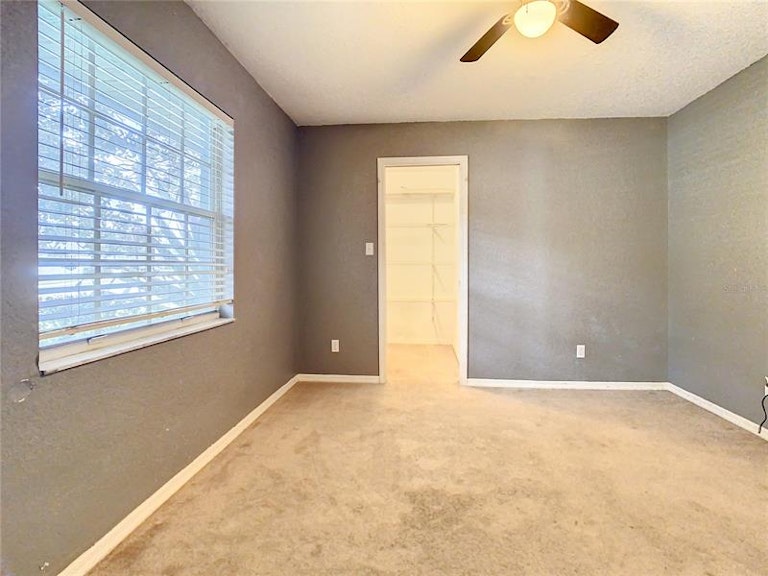 Photo 23 of 41 - 6923 Ashbury Dr, Lakeland, FL 33809
