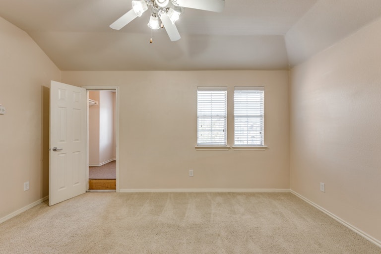 Photo 22 of 30 - 6337 Mystic Falls Dr, Fort Worth, TX 76179