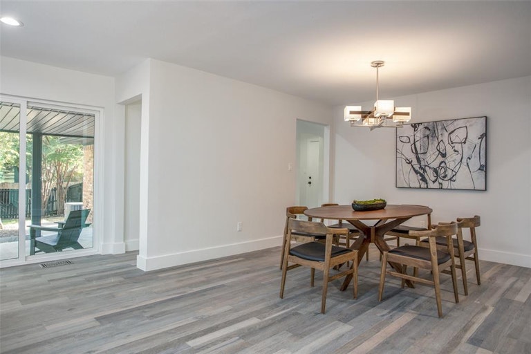 Photo 10 of 31 - 2032 Matagorda Dr, Dallas, TX 75232