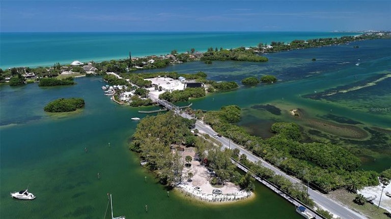 Photo 66 of 77 - 306 Pine Run Dr, Osprey, FL 34229