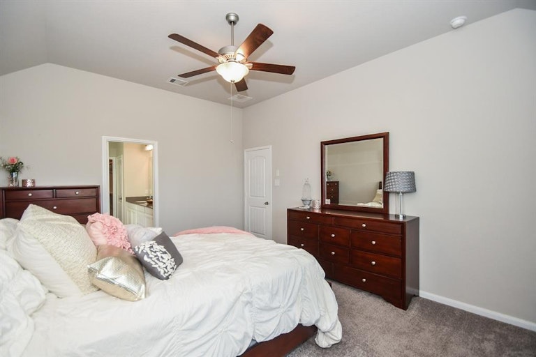 Photo 19 of 37 - 5206 Rue Dela Croix Dr, Katy, TX 77493