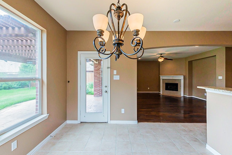 Photo 13 of 27 - 2612 Powderhorn Dr, Little Elm, TX 75068
