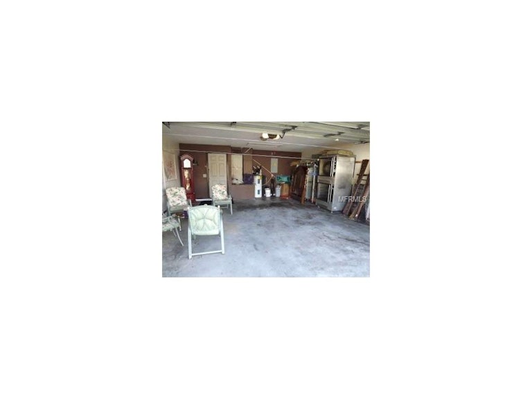 Photo 13 of 24 - 340 Blue Bayou Dr, Kissimmee, FL 34743
