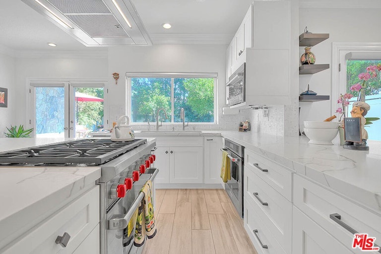 Photo 21 of 54 - 14826 Otsego St, Sherman Oaks, CA 91403