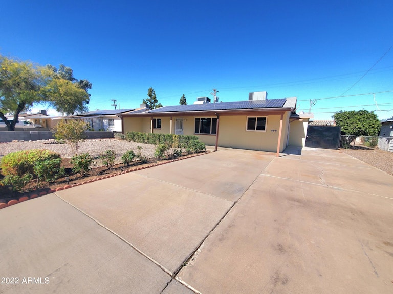 Photo 2 of 42 - 11122 W Connecticut Ave, Youngtown, AZ 85363