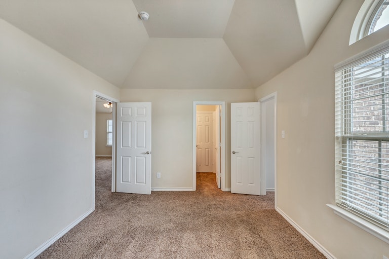 Photo 31 of 38 - 3052 Nadar, Grand Prairie, TX 75054