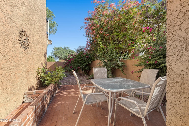 Photo 25 of 40 - 10430 N 10th Pl #2, Phoenix, AZ 85020