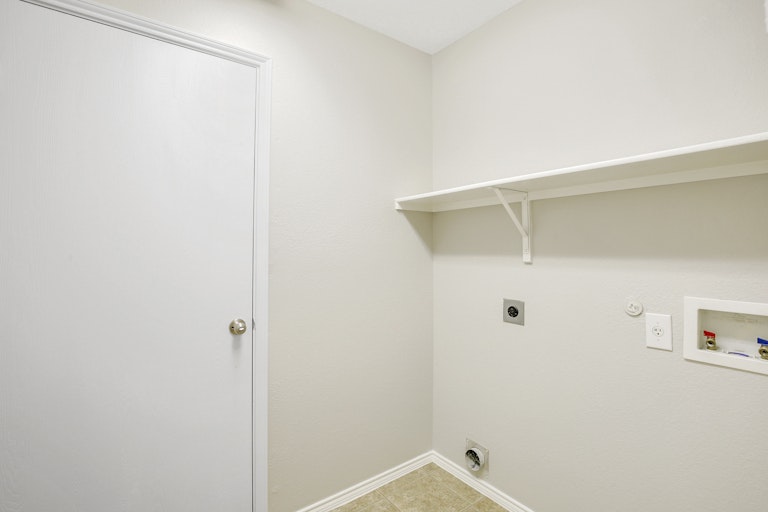 Photo 11 of 27 - 2432 Grand Rapids Dr, Fort Worth, TX 76177