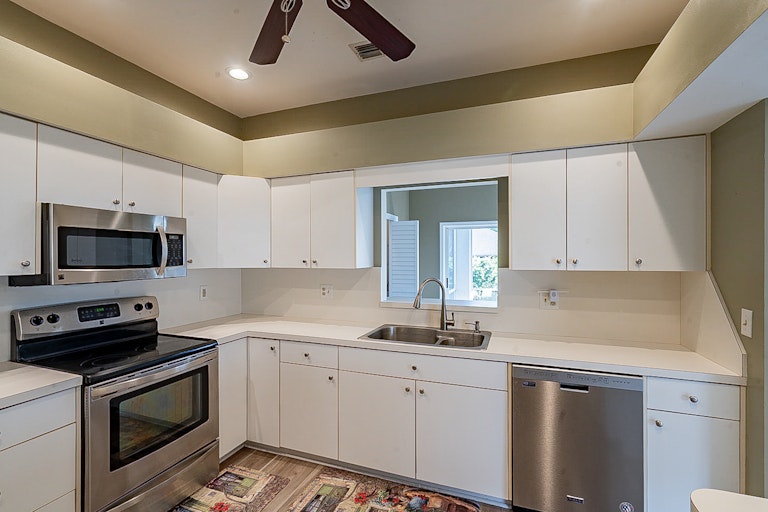 Photo 8 of 27 - 443 Sandestin Dr, Winter Haven, FL 33884