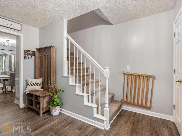 Photo 3 of 29 - 3240 Dogwood Dr, Powder Springs, GA 30127