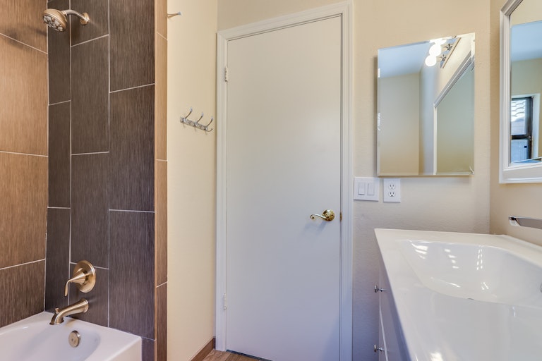 Photo 19 of 24 - 2115 E Patrick Ln, Phoenix, AZ 85024