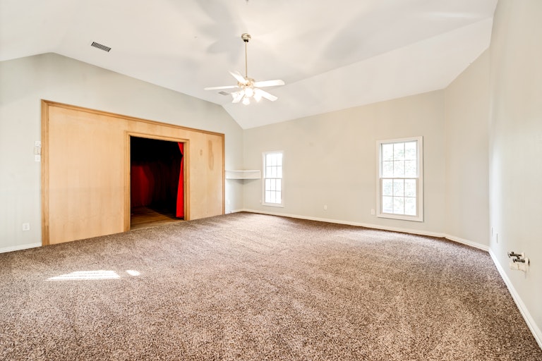 Photo 16 of 31 - 3612 Amber Hills Dr, Dallas, TX 75287