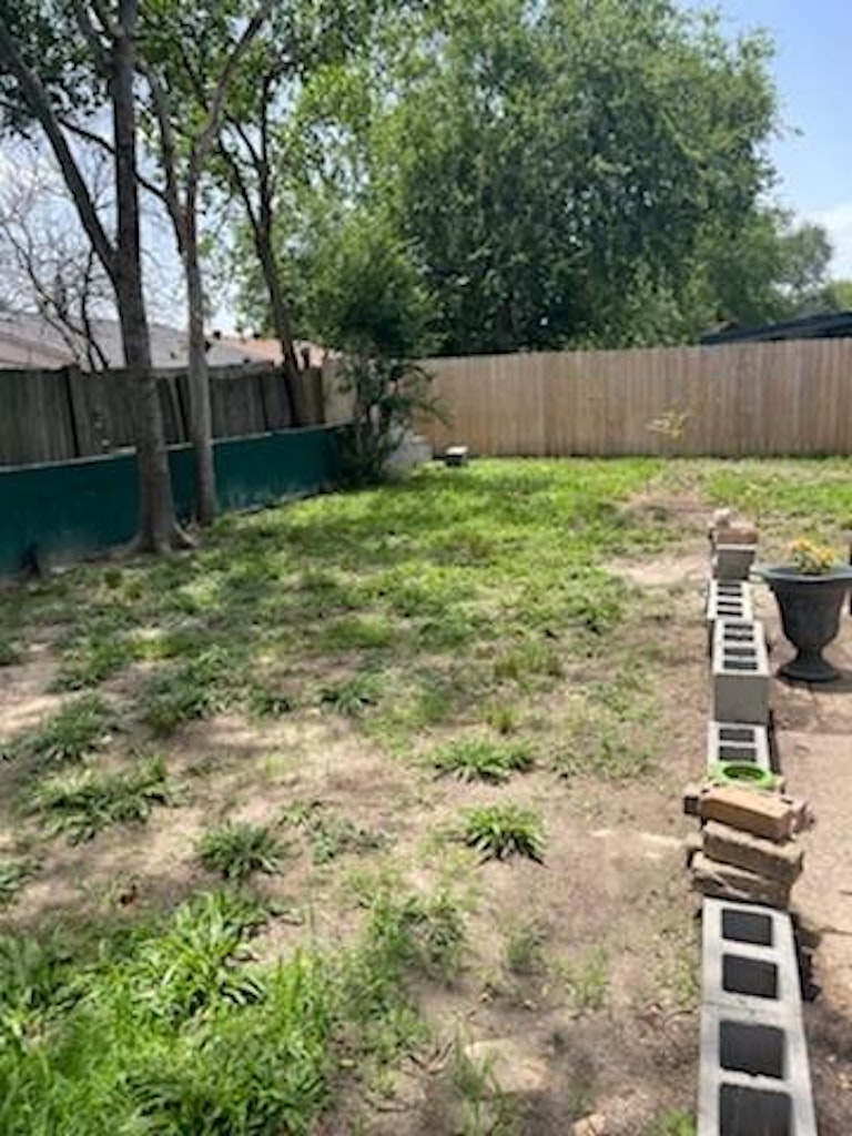 Photo 19 of 34 - 17319 Glenpatti Dr, Houston, TX 77084