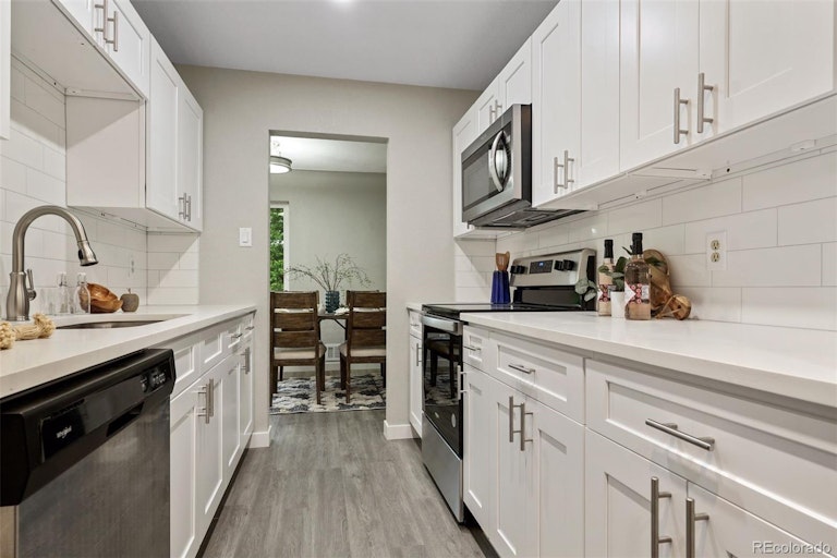 Photo 13 of 35 - 1545 S Chase Ct, Lakewood, CO 80232