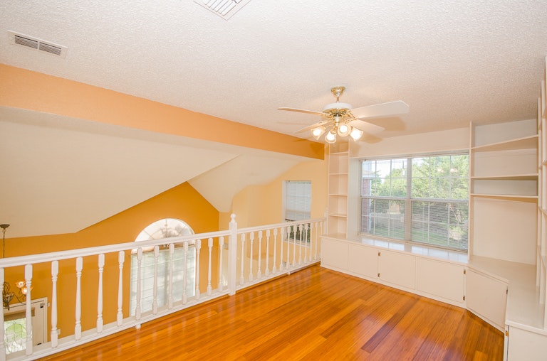 Photo 19 of 25 - 112 Marshall Dr, Cedar Hill, TX 75104
