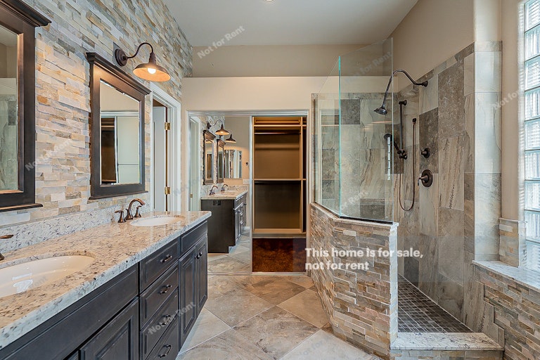 Photo 6 of 20 - 532 N Cambridge St, Gilbert, AZ 85233