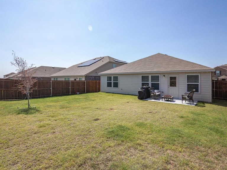 Photo 24 of 27 - 916 Shire Ave, Haslet, TX 76052