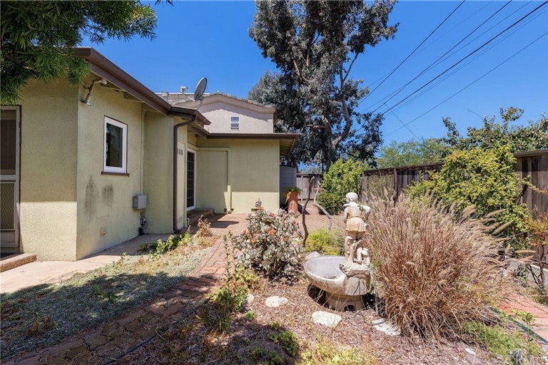 Photo 33 of 36 - 1331 Gates Ave, Manhattan Beach, CA 90266