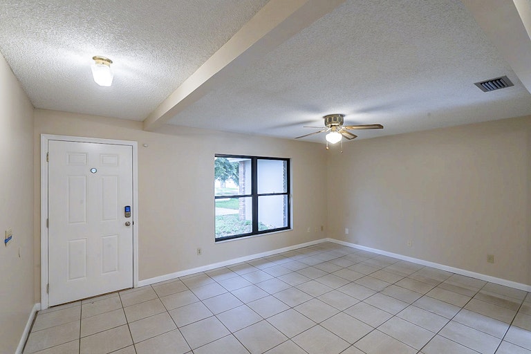 Photo 10 of 26 - 213 Sweetgum Ct, Winter Springs, FL 32708