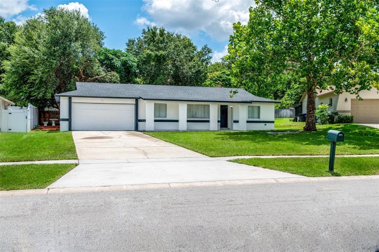Photo 1 of 25 - 411 Harbor Point Blvd, Orlando, FL 32835