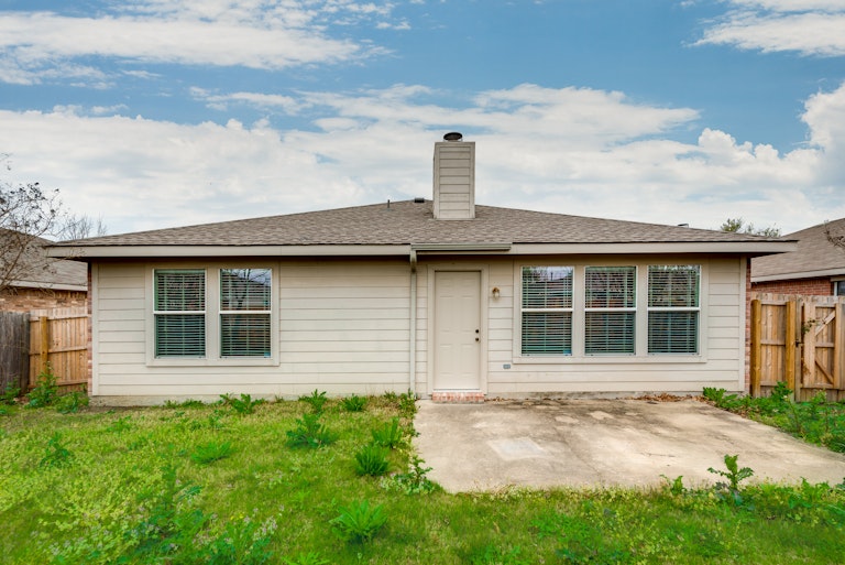 Photo 6 of 27 - 1018 Halifax Ln, Forney, TX 75126