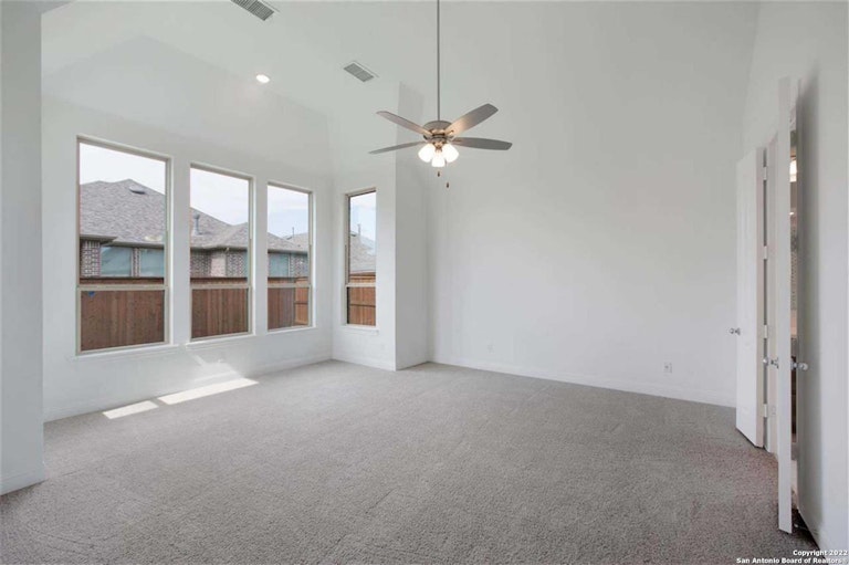 Photo 12 of 25 - 1915 Privet Rd, New Braunfels, TX 78132
